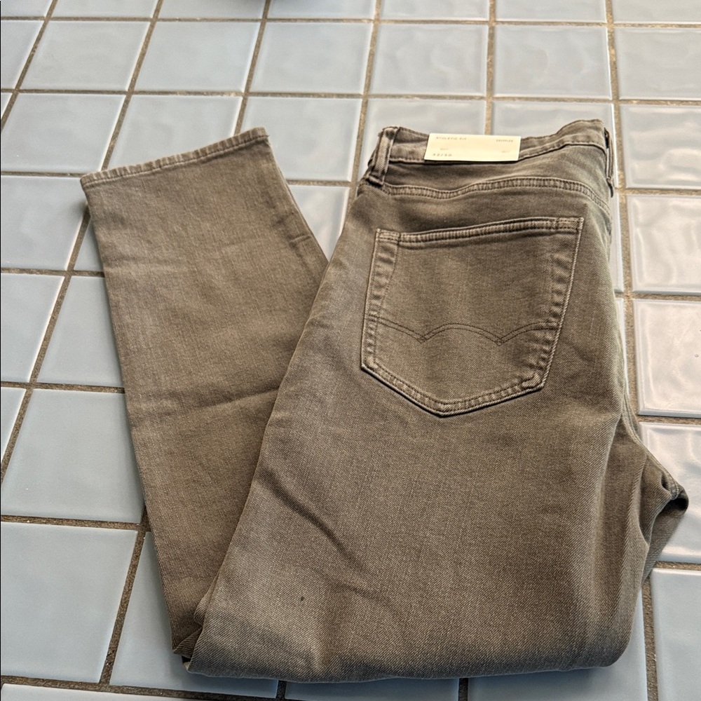 American Eagle Outfitters Men's Slim Jeans in Tan